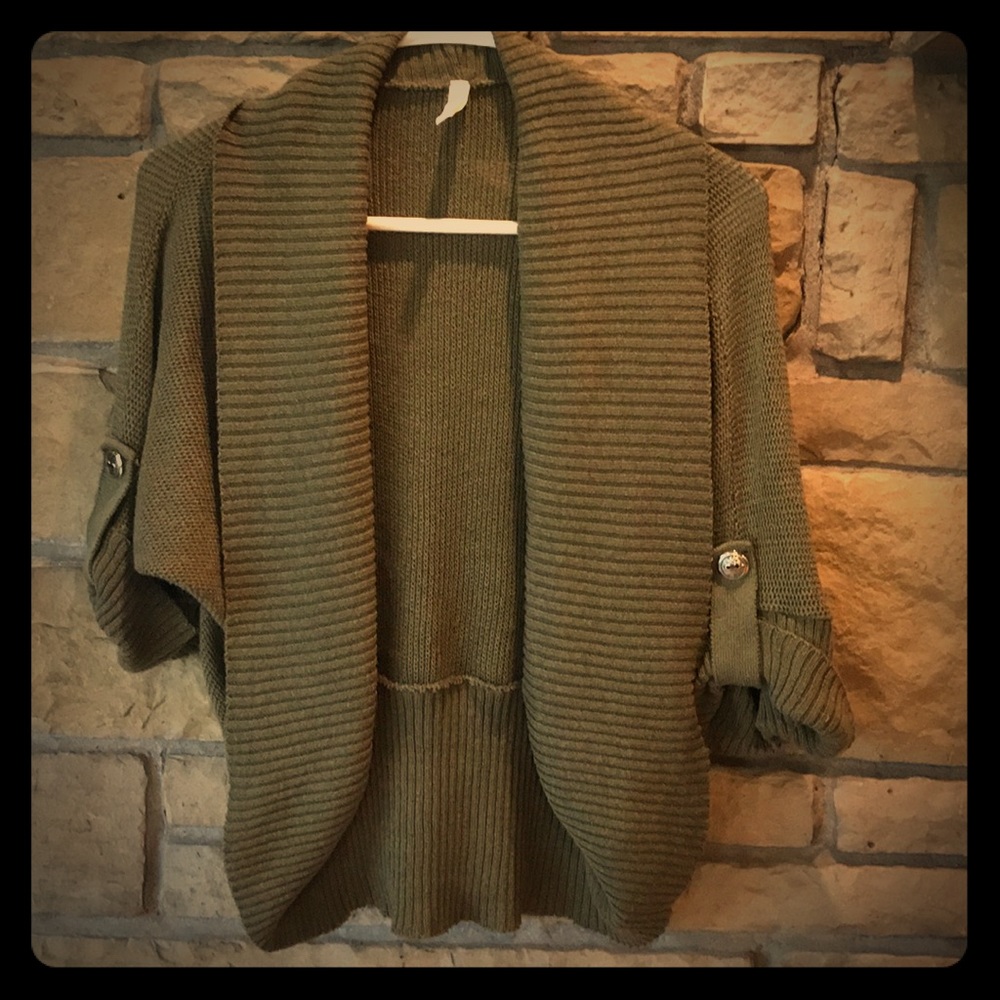 Women’s L Full Tilt Cardigan. Olive green.
